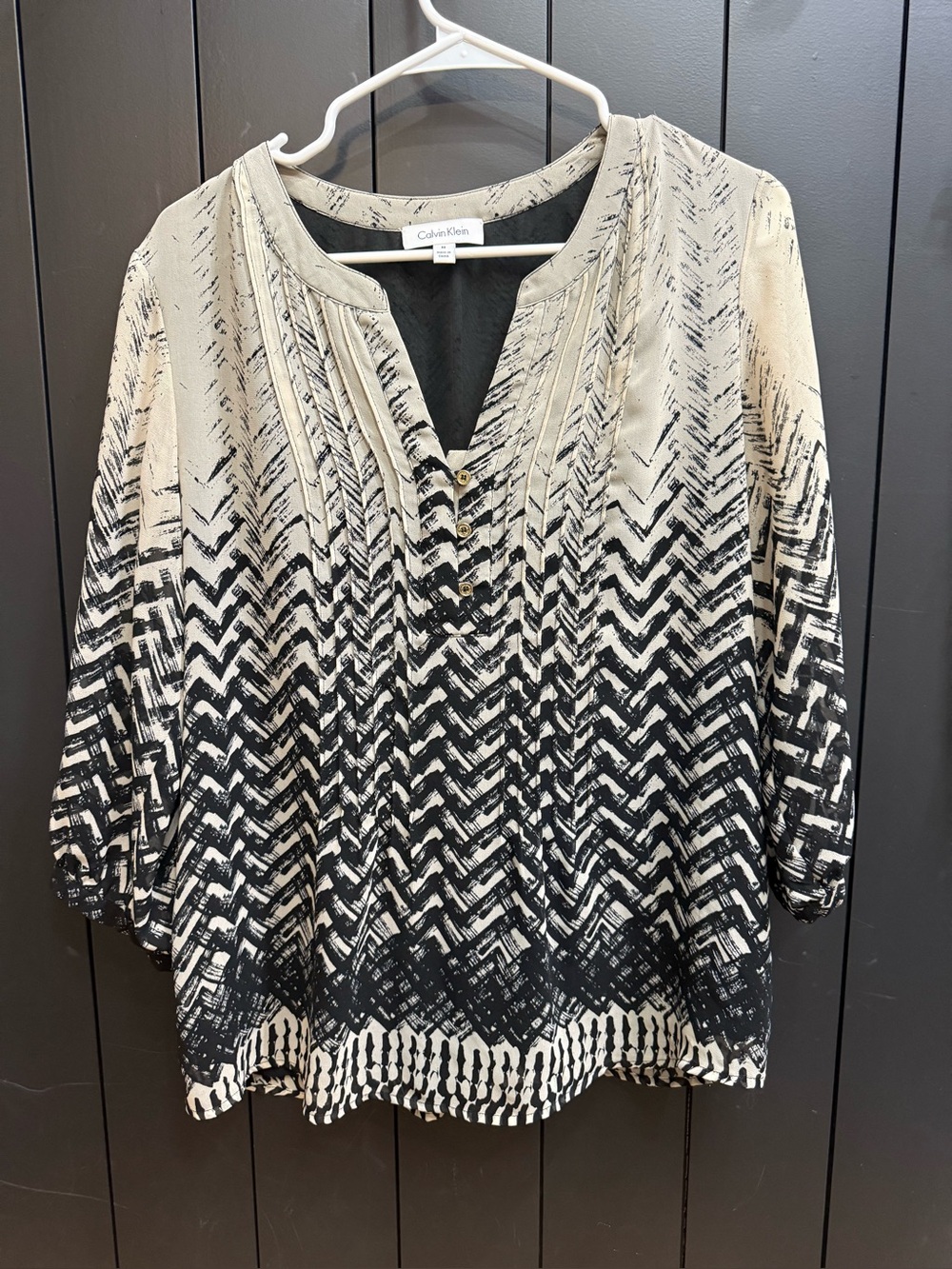 Calvin Klein Black & Cream Chevron-Print V-Neck Tunic